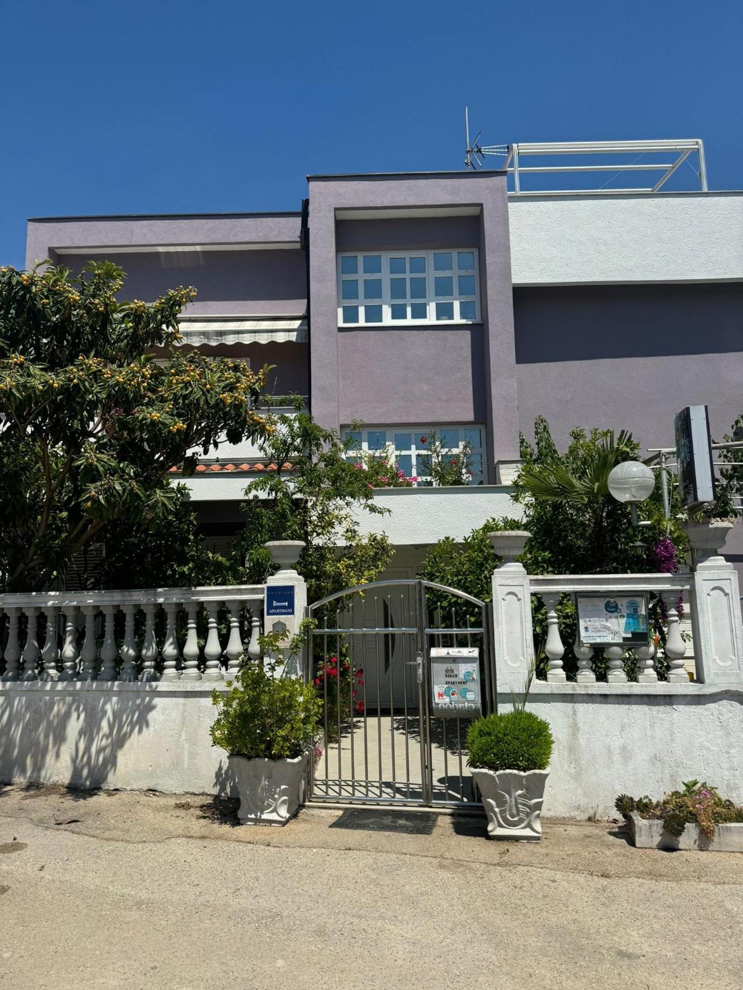 וודיצה Apartments Keran - By Suites Living מראה חיצוני תמונה